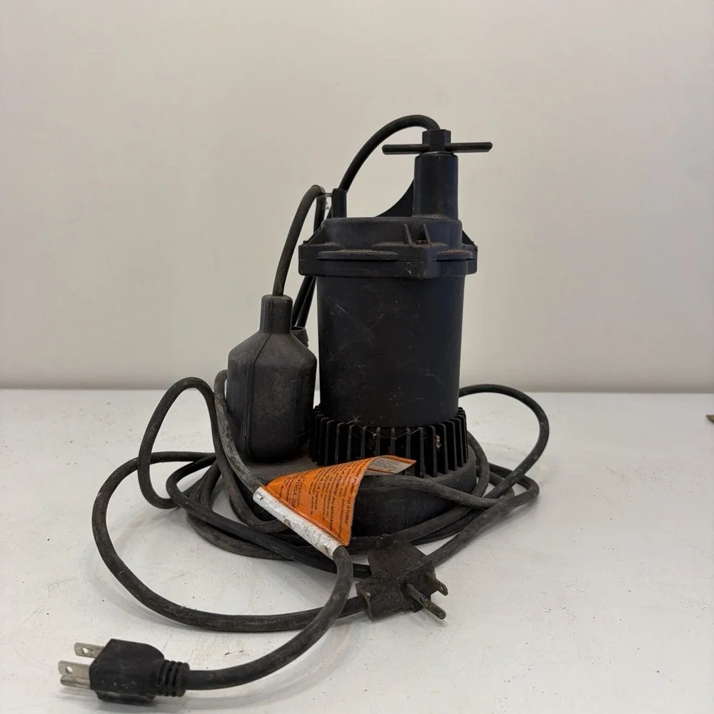 FLOTEC Automatic Submersible Sump Pump 1/3 HP - FP0S2400A-08